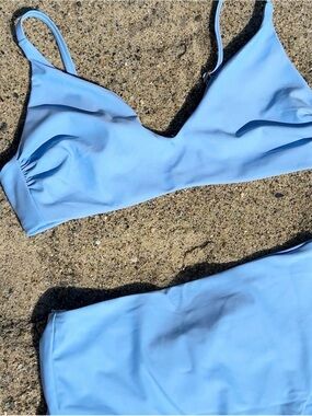 Quince Italian V- neck bikini top